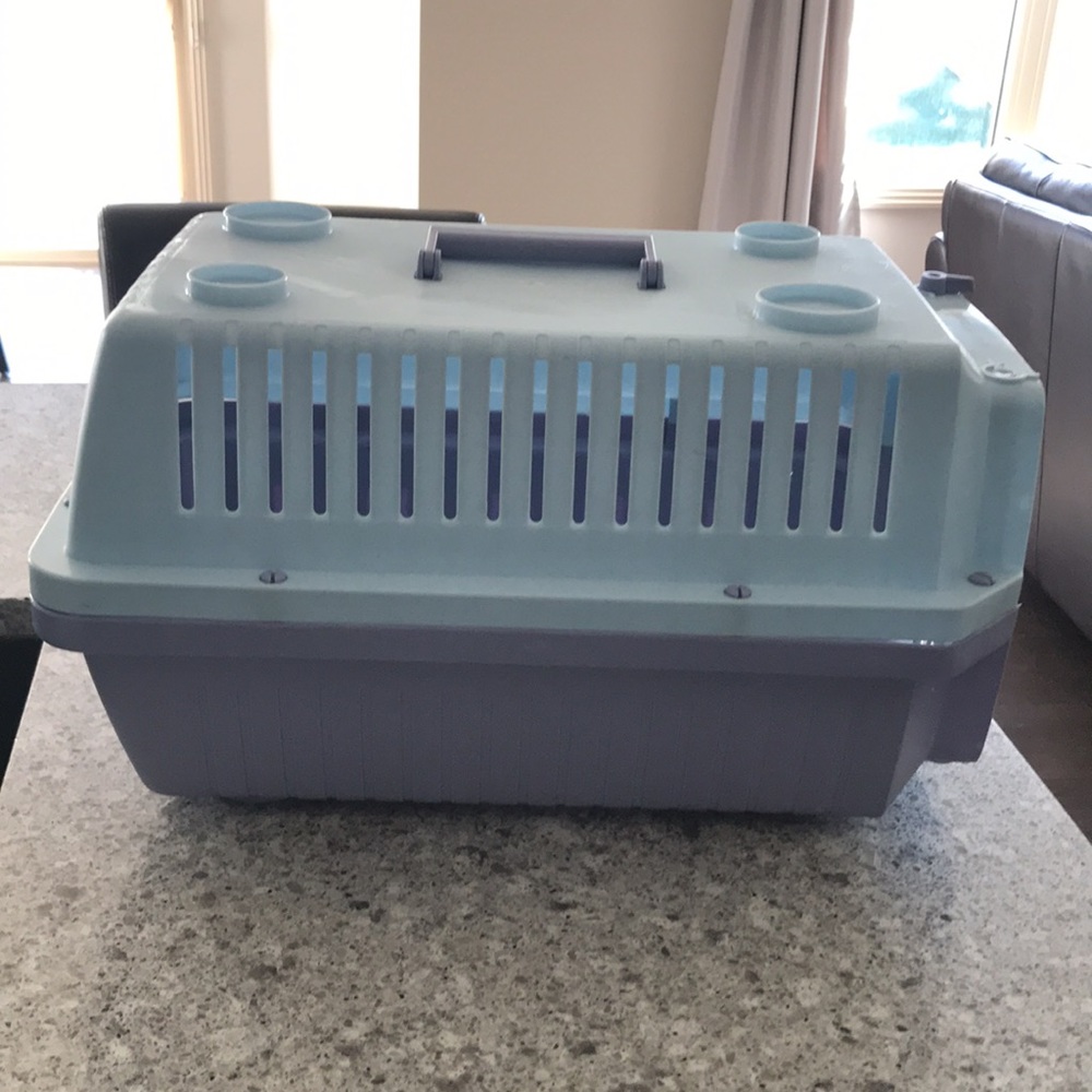 Small Animal Carrier - Picture 3 of 5